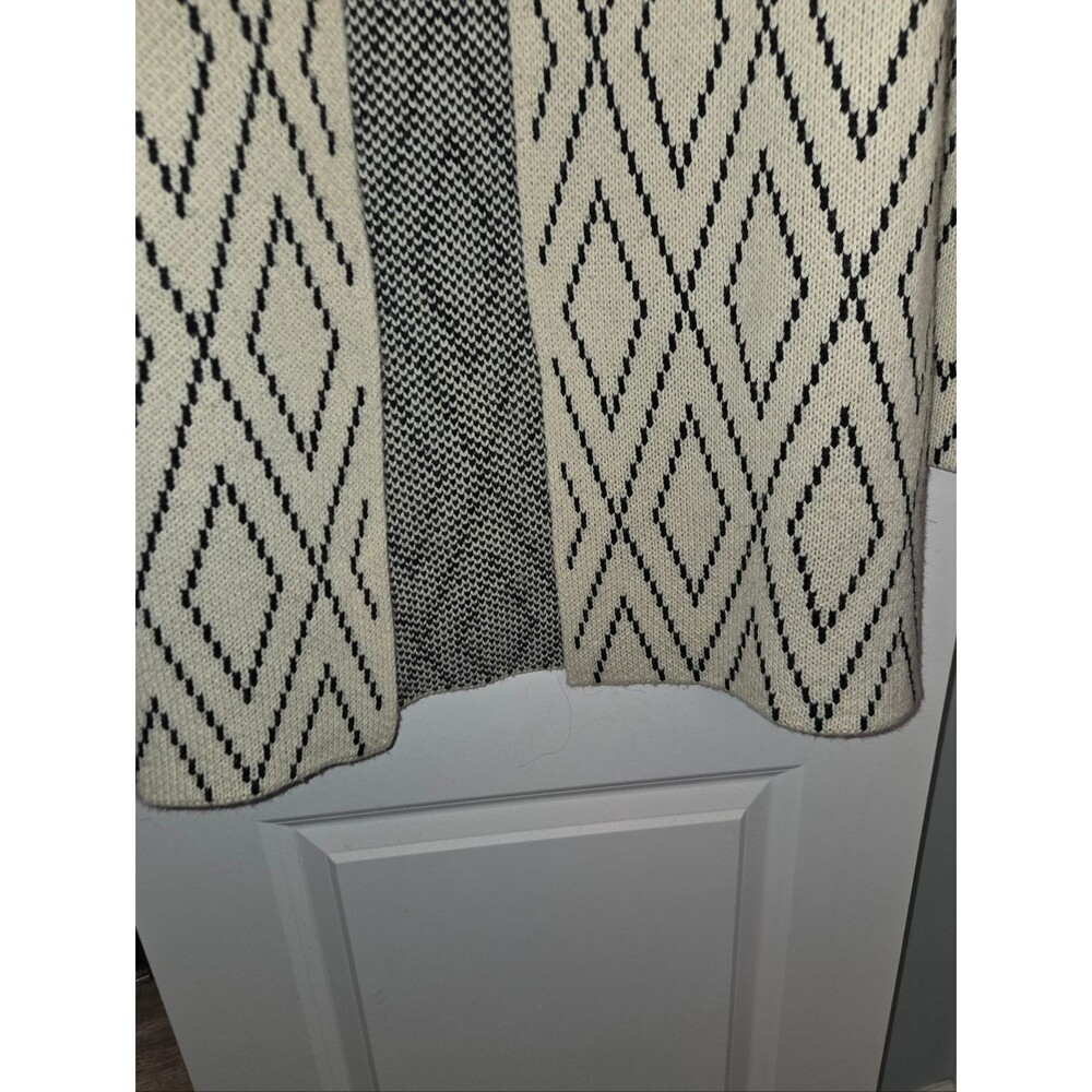Oliver Cream Diamond Pattern Long Open Front Cardigan Sweater - Picture 7 of 12